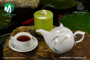 Bộ trà gốm sứ Minh Long Mẫu Đơn Thanh Trúc 0.7L